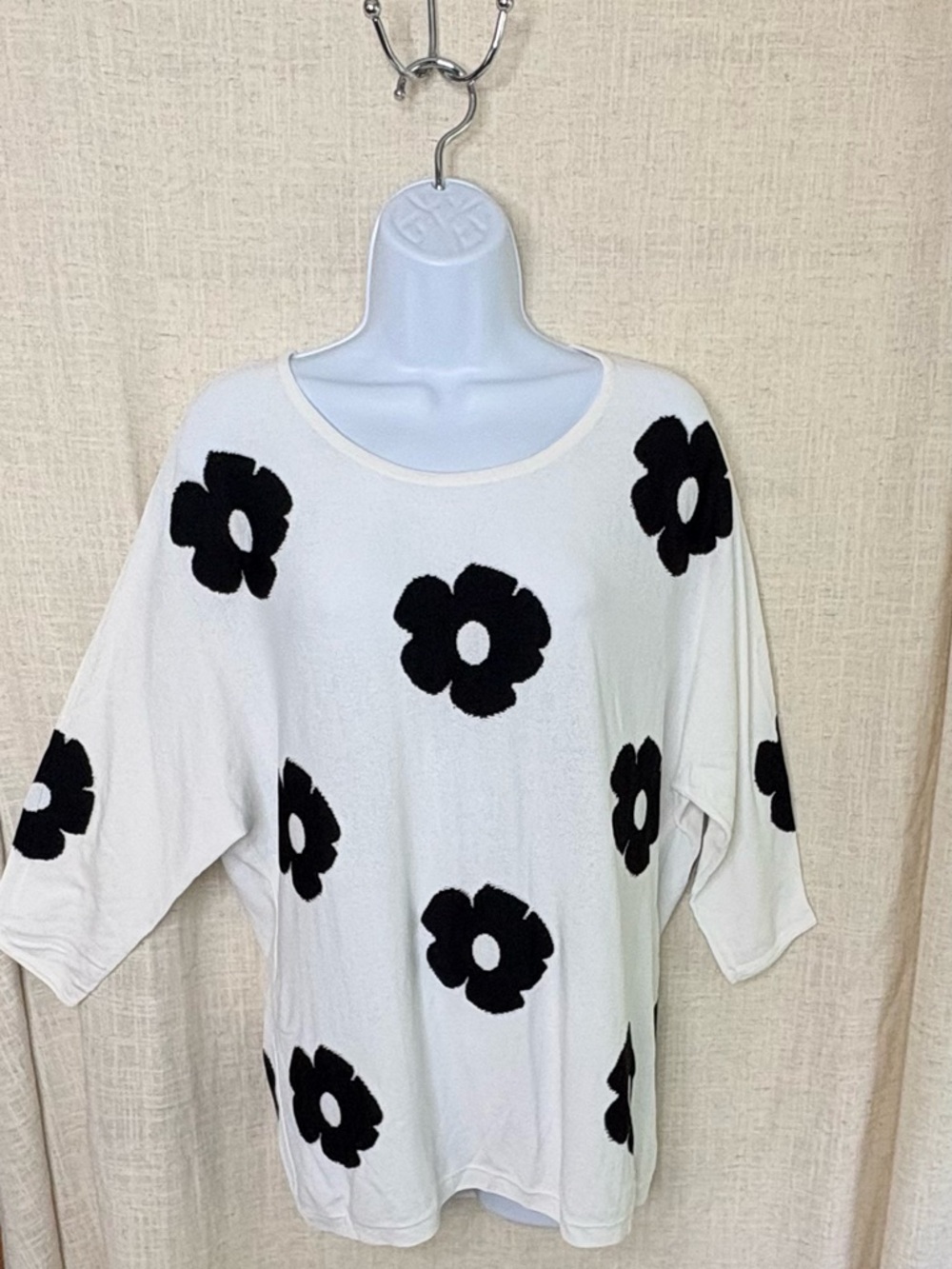 Joseph Ribkoff Floral Pullover Knit Top Style 231946 Vanilla Black Size Small